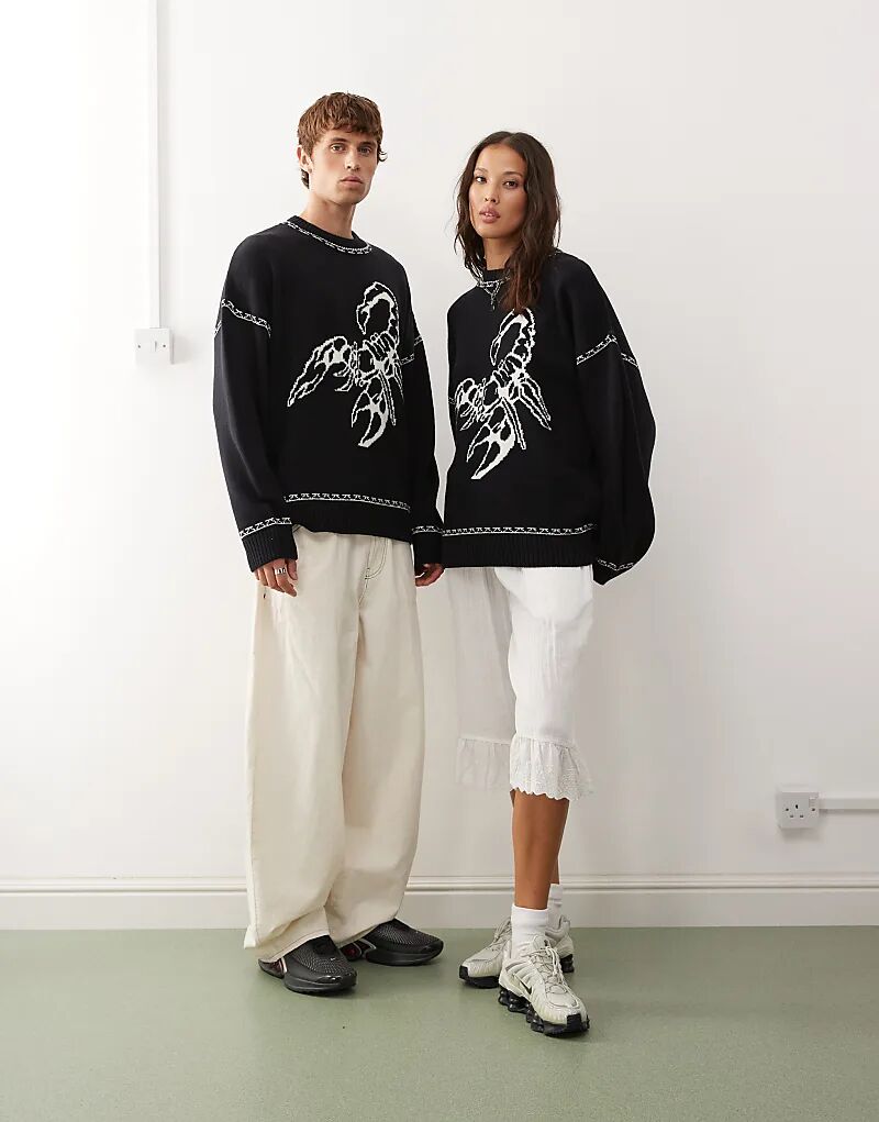 COLLUSION Унисекс-свитер темно-синего цвета с принтом скорпиона
COLLUSION Унисекс-свитер темно-синего цвета с принтом скорпиона