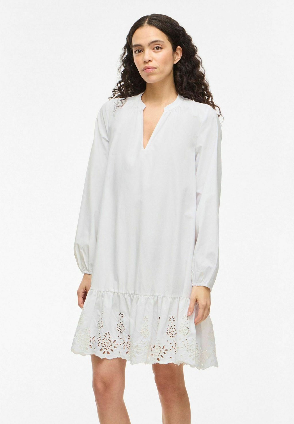 Повседневное платье VILA, белый
Повседневное платье VILA, белый