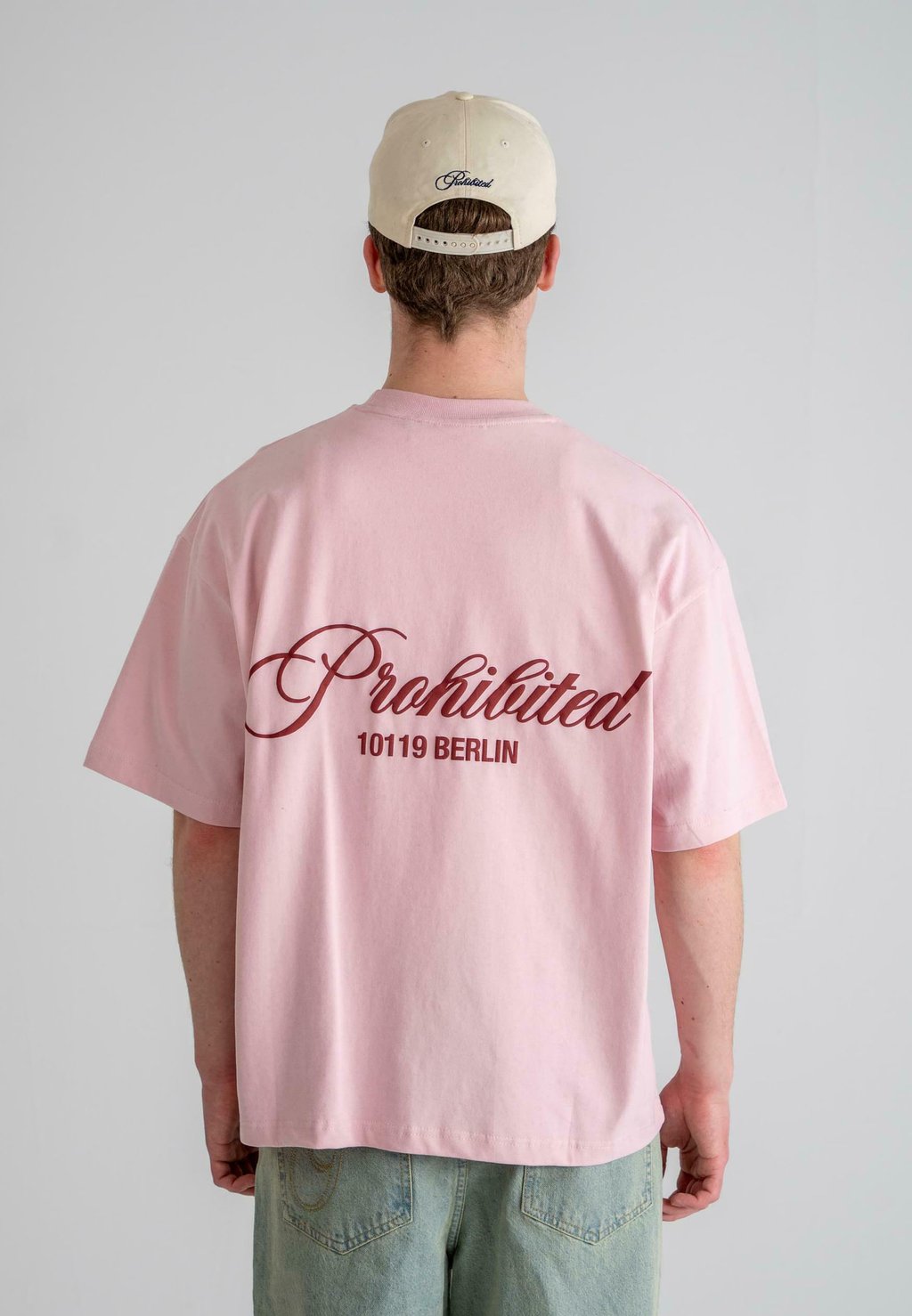 Футболка с принтом HOMETOWN PROHIBITED, розовый
Футболка с принтом HOMETOWN PROHIBITED, розовый