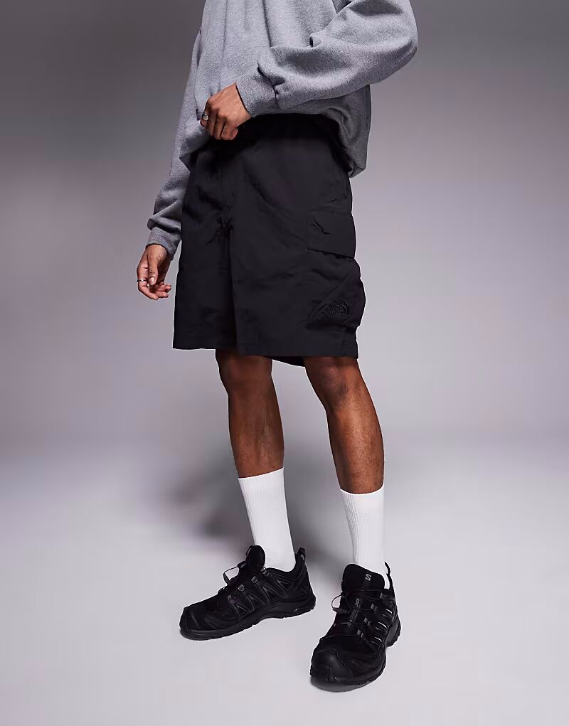 Шорты North Face с логотипом и карманом-карго черного цвета The North Face 
Шорты North Face с логотипом и карманом-карго черного цвета The North Face