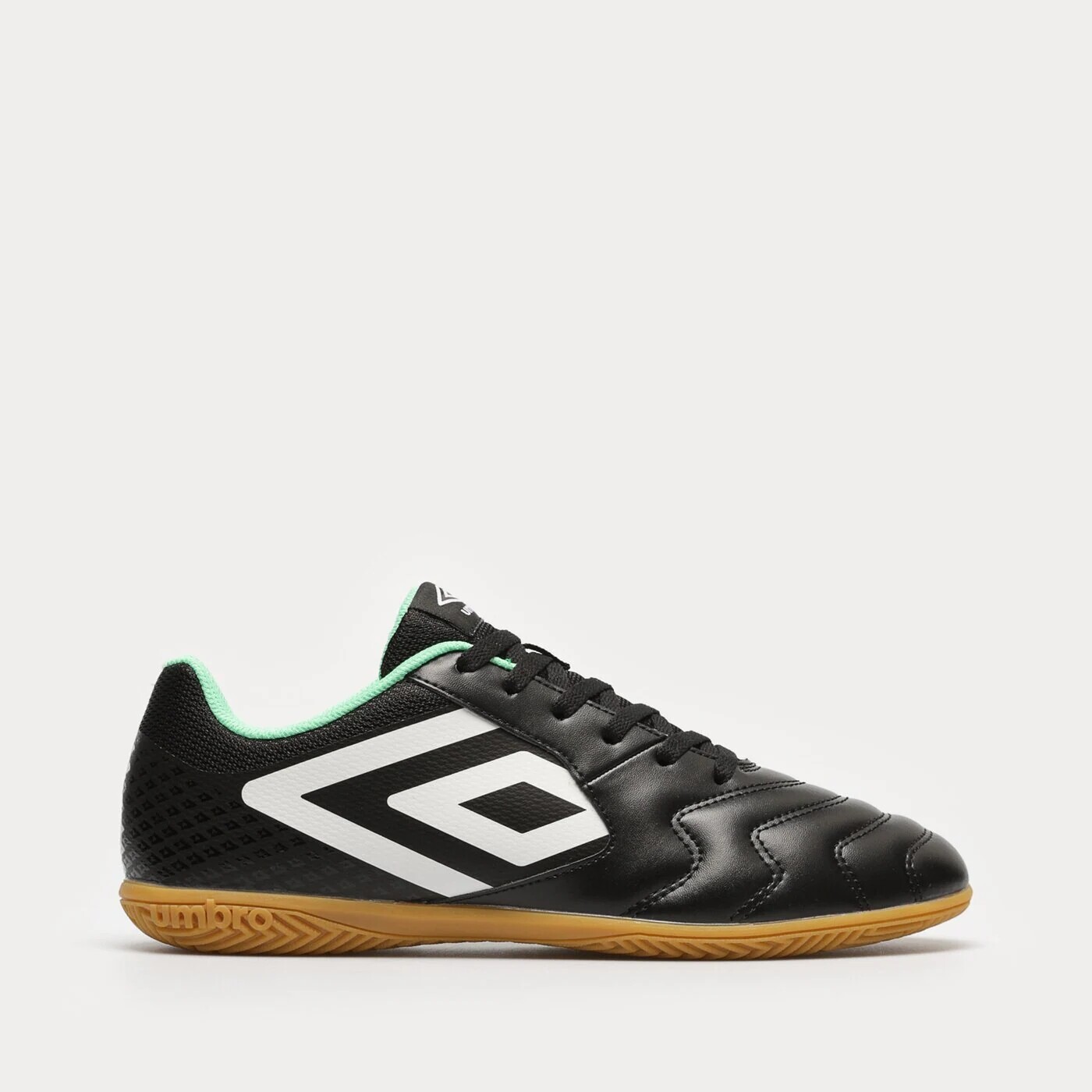 Кроссовки Umbro Sala 5, черный
Кроссовки Umbro Sala 5, черный