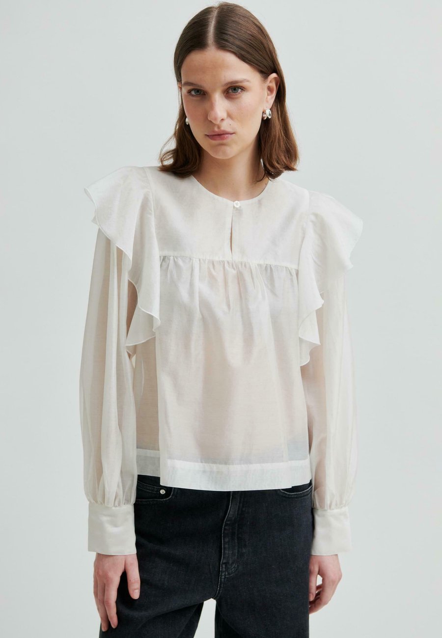 Блуза Second Female DREAM RUFFLE , Jet Stream/Multi-Coloured
Блуза Second Female DREAM RUFFLE , Jet Stream/Multi-Coloured