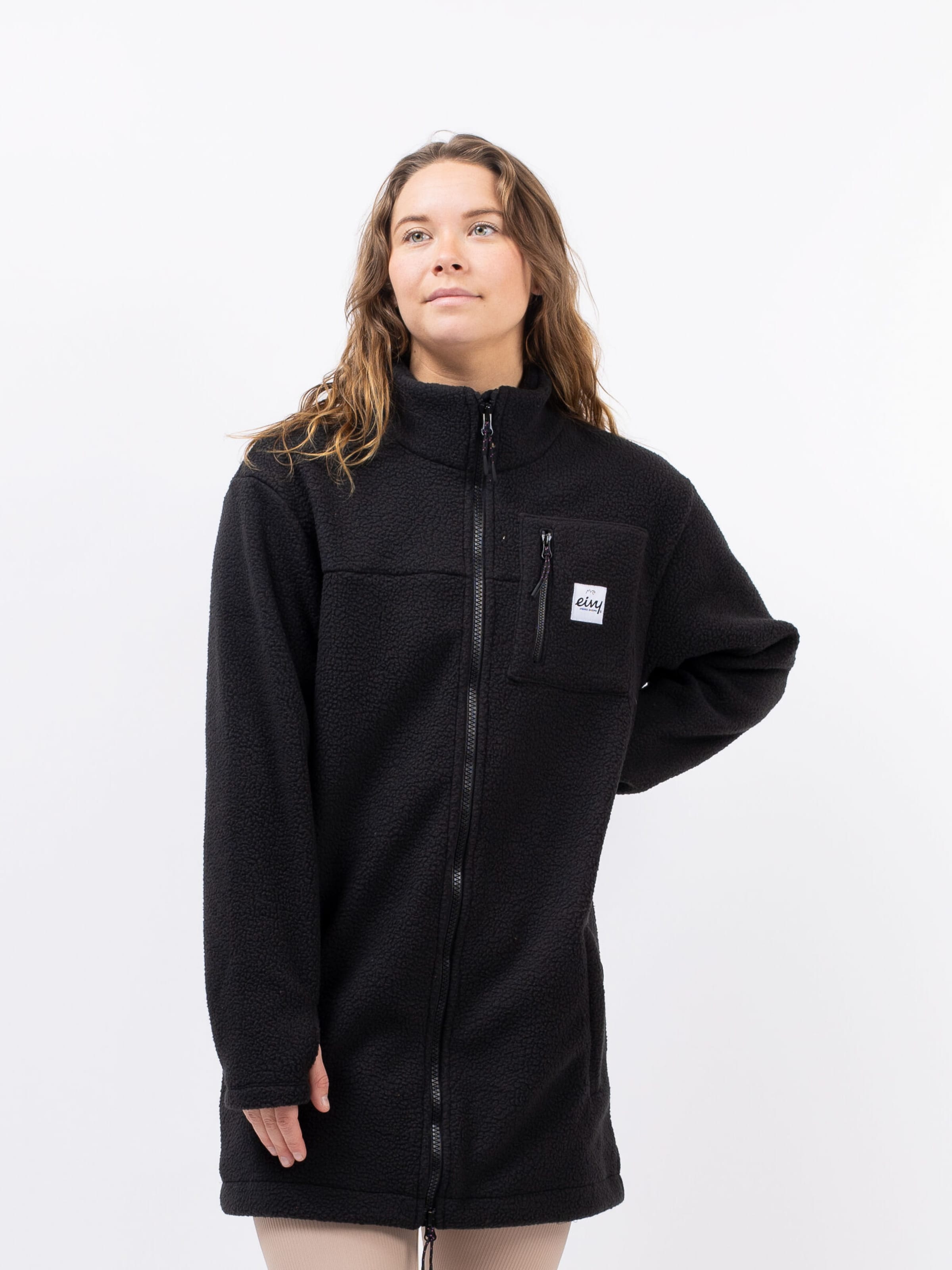 Eivy Плащ в черном цвете
Eivy Плащ в черном цвете