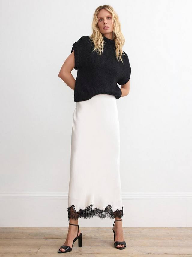 Атласная юбка-полусолнце с кружевным подолом Mint Velvet, Natural Cream
Атласная юбка-полусолнце с кружевным подолом Mint Velvet, Natural Cream