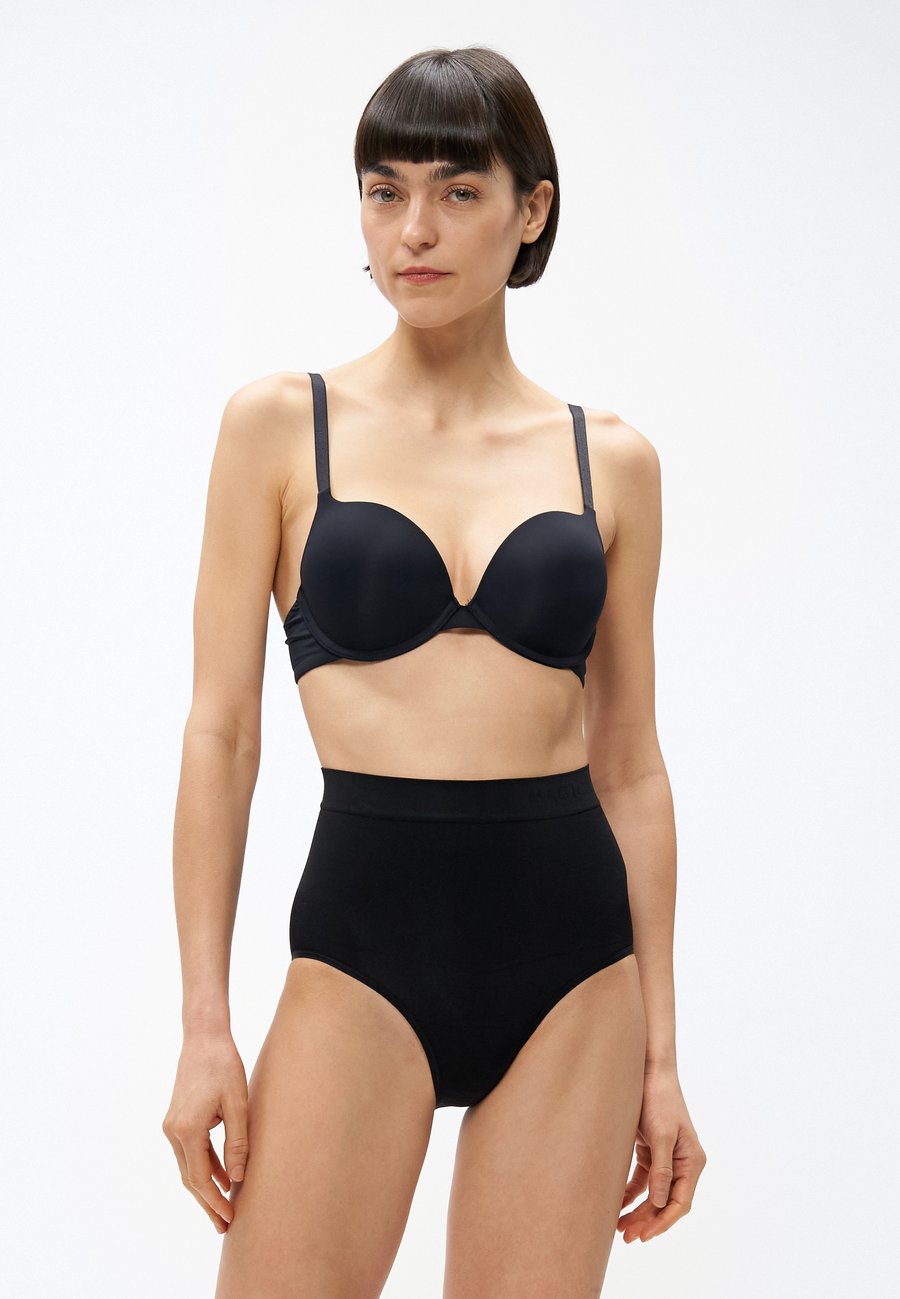 Трусы MAGIC Bodyfashion COMFORT BRIEF 3 PACK, Latte/Cappuccino/Black/Beige
Трусы MAGIC Bodyfashion COMFORT BRIEF 3 PACK, Latte/Cappuccino/Black/Beige