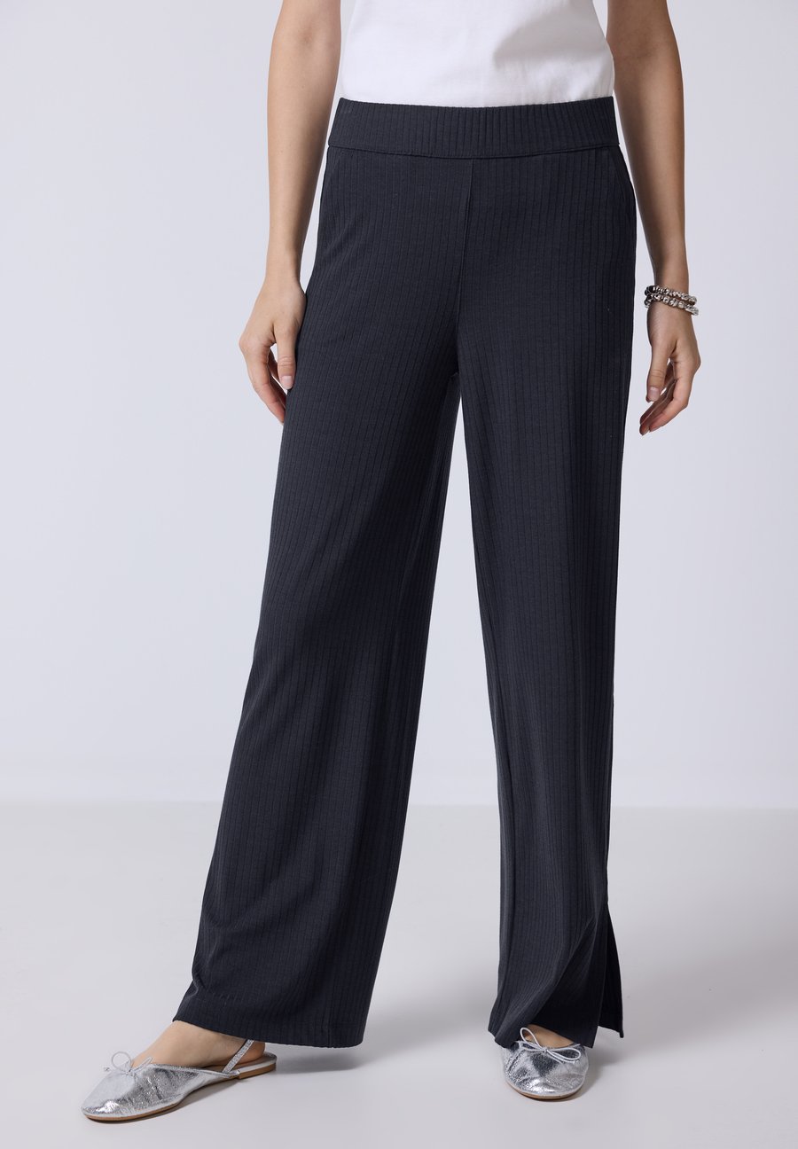 Брюки Street One Studio Trousers, Blau/Dark Blue
Брюки Street One Studio Trousers, Blau/Dark Blue