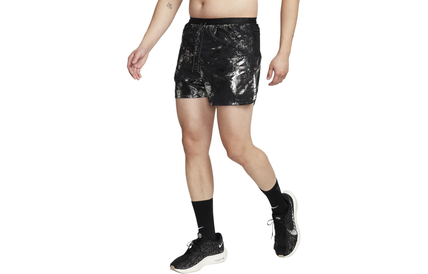 Спортивные шорты мужские черные Nike, черный
Спортивные шорты мужские черные Nike, черный