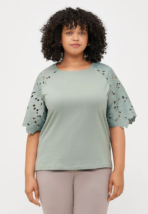 Футболка с принтом carlina o на воротнике Only Carmakoma, Chinois Green, Зеленый, Футболка с принтом carlina o на воротнике Only Carmakoma, Chinois Green
Футболка с принтом carlina o на воротнике Only Carmakoma, Chinois Green, Зеленый, Футболка с принтом carlina o на воротнике Only Carmakoma, Chinois Green