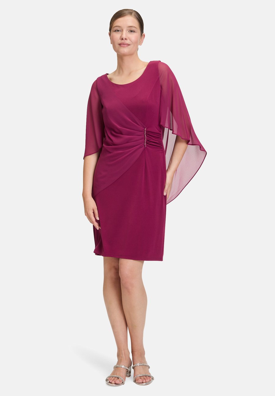 Платье Vera Mont MIT RAFFUNG, Sweet Berry/Red
Платье Vera Mont MIT RAFFUNG, Sweet Berry/Red