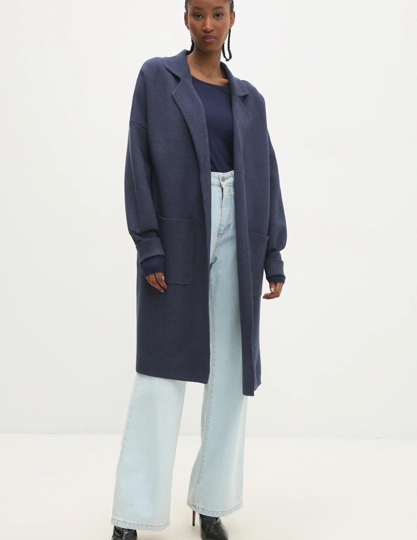 Шелковый лонгслив Answear Lab, темно-синий
Шелковый лонгслив Answear Lab, темно-синий