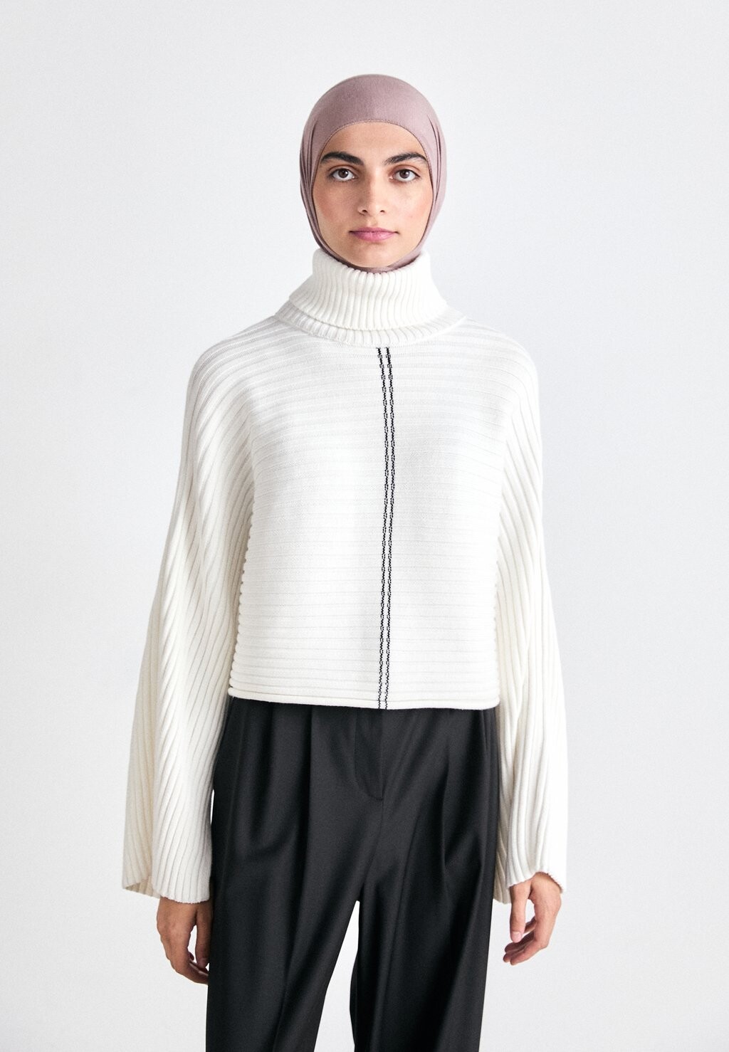 Свитер SEROVA Barbour International, белый
Свитер SEROVA Barbour International, белый