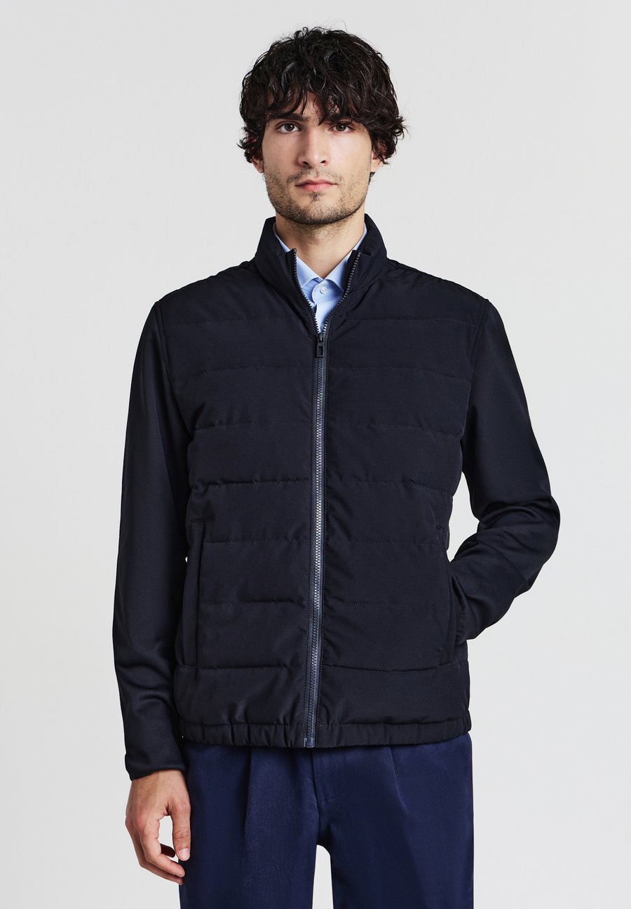 Куртка Calliope IMBOTTITO CON ZIP, Blu Notte/Dark Blue
Куртка Calliope IMBOTTITO CON ZIP, Blu Notte/Dark Blue