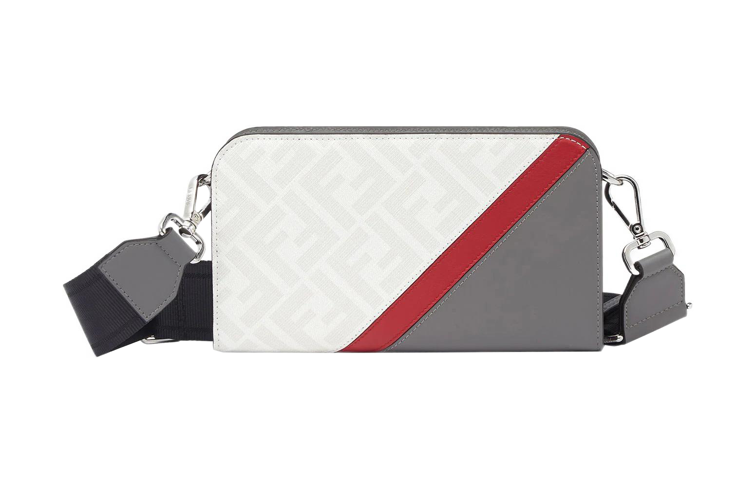 Кожаная поясная сумка мужская белая FENDI
Кожаная поясная сумка мужская белая FENDI