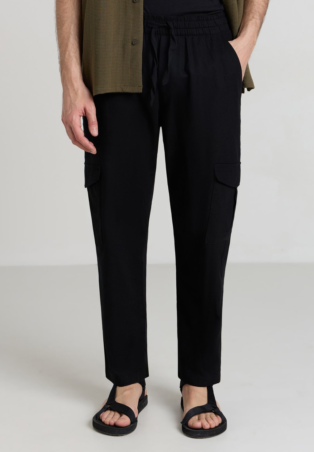 Брюки карго UNITA Calliope, черный
Брюки карго UNITA Calliope, черный