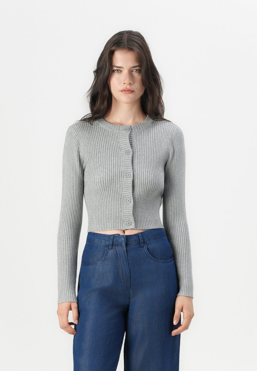 Кардиган ONLY ONLKATIA BUTTON CARDIGAN, Ultimate Grey/Grey
Кардиган ONLY ONLKATIA BUTTON CARDIGAN, Ultimate Grey/Grey