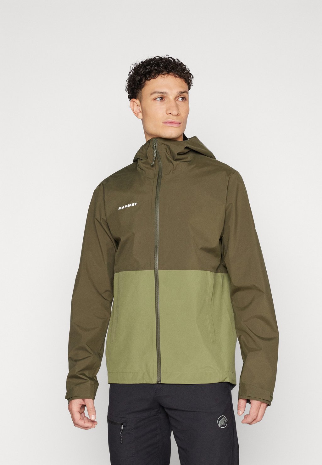 Куртка из хардшелла LINARD LIGHT HOODED JACKET MEN Mammut, оливковый
Куртка из хардшелла LINARD LIGHT HOODED JACKET MEN Mammut, оливковый