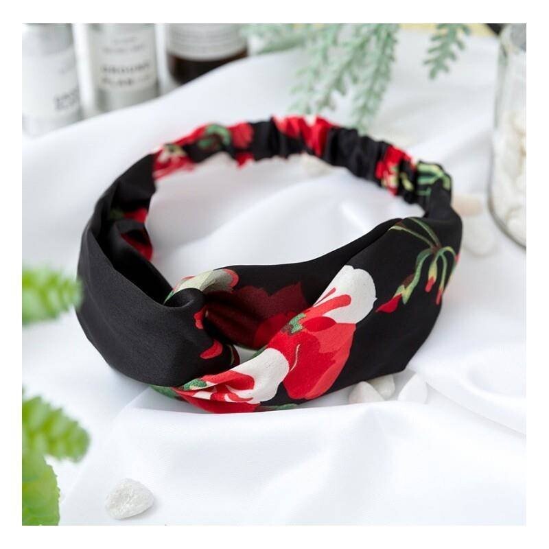 Тканевый тюрбан с цветами O324CZ Kemer
Тканевый тюрбан с цветами O324CZ Kemer