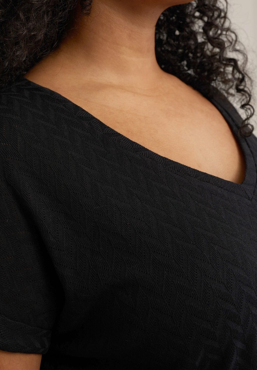 Футболки с принтом OPENGEWERKT DESSIN, CURVE WE Fashion, черный 
Футболки с принтом OPENGEWERKT DESSIN, CURVE WE Fashion, черный