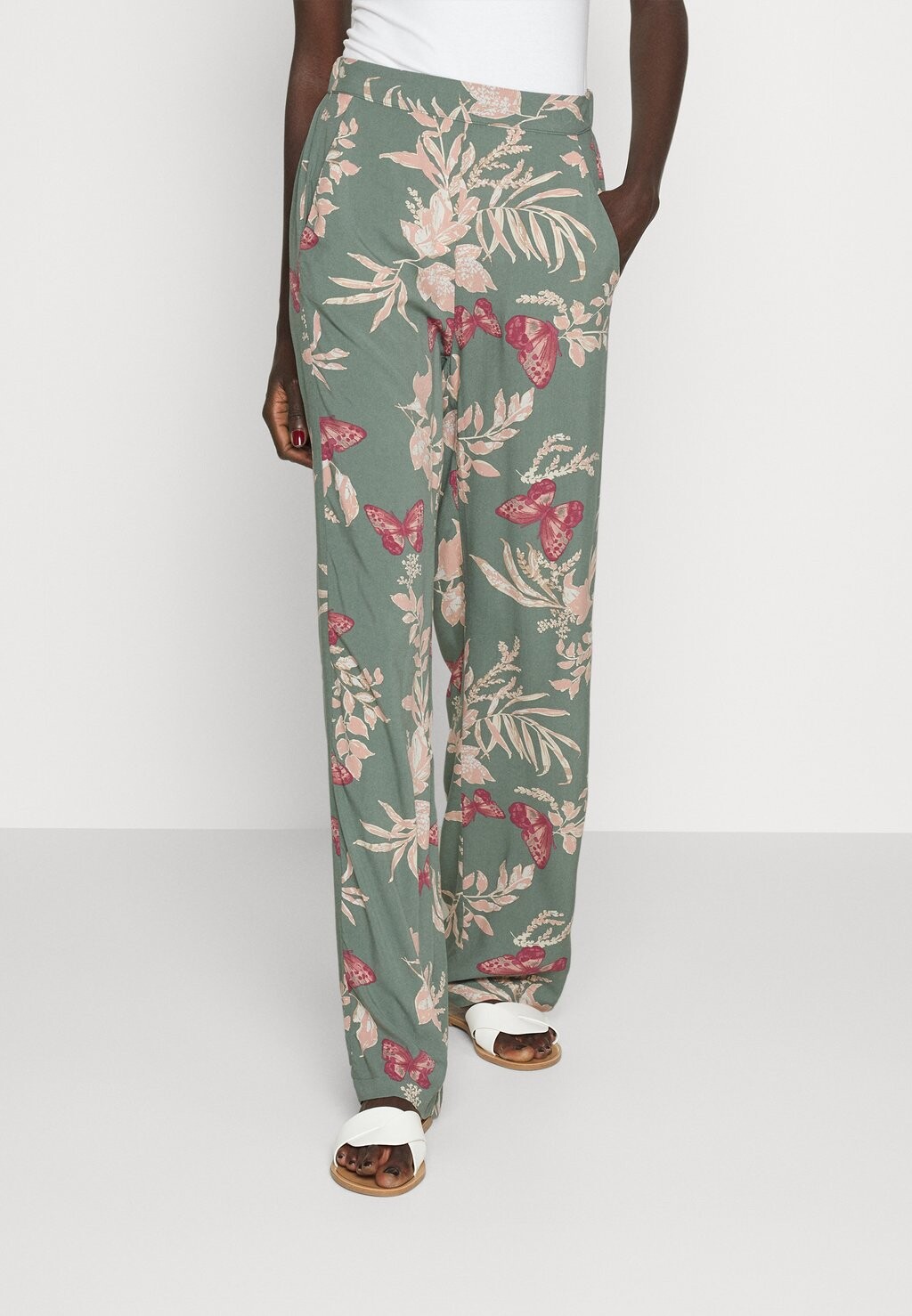 Брюки Vero Moda Vmeasy Wide Pants, лавровый венок / лилия, Серый, Брюки Vero Moda Vmeasy Wide Pants, лавровый венок / лилия
Брюки Vero Moda Vmeasy Wide Pants, лавровый венок / лилия, Серый, Брюки Vero Moda Vmeasy Wide Pants, лавровый венок / лилия
