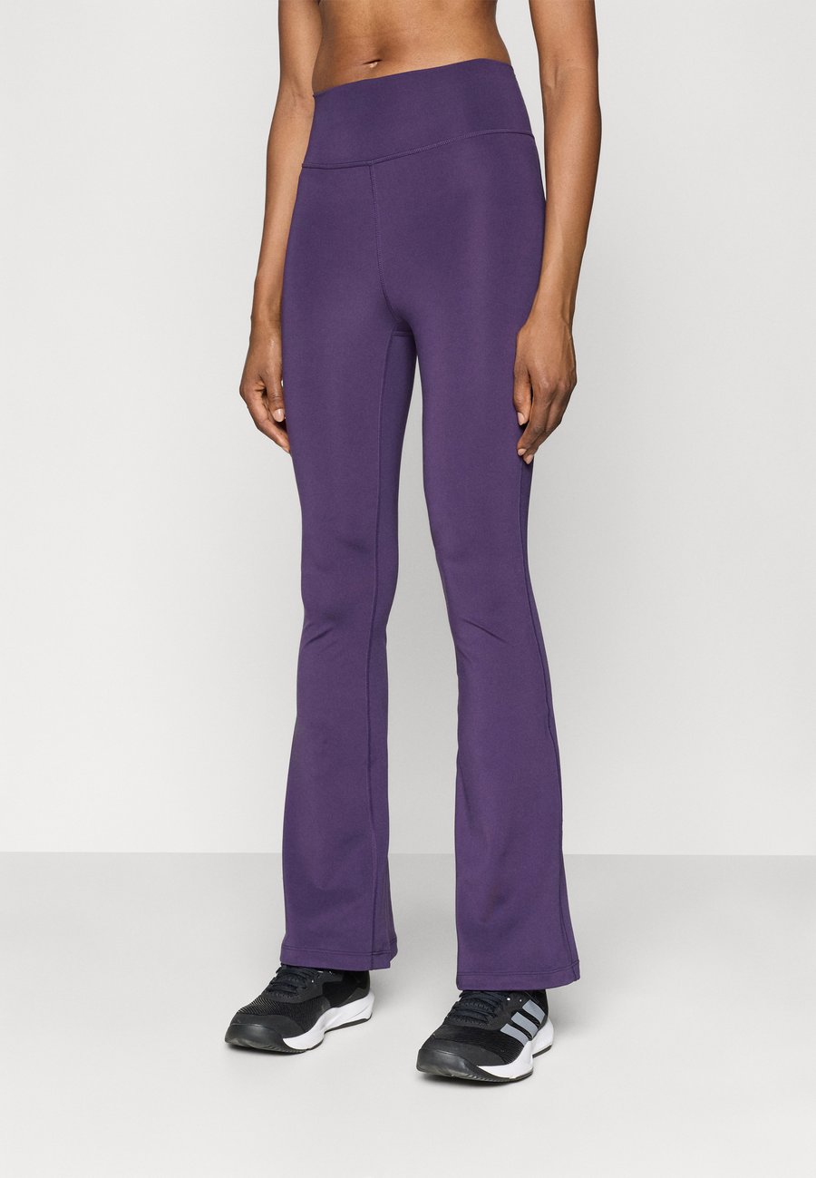 Леггинсы Adidas Performance FLARE , Aurora Plum/Lilac
Леггинсы Adidas Performance FLARE , Aurora Plum/Lilac