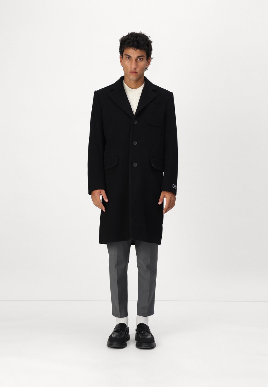 Пальто Lacoste Classic coat, Noir/Black
Пальто Lacoste Classic coat, Noir/Black