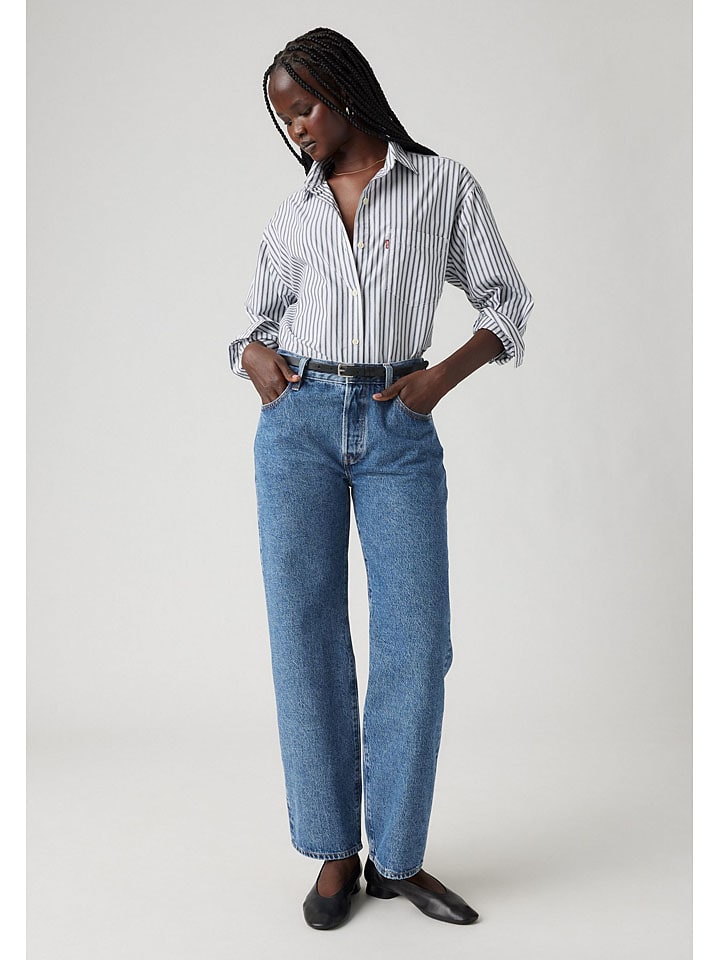 Levi's Джинсы - модель «Mom fit» - синего цвета
Levi's Джинсы - модель «Mom fit» - синего цвета