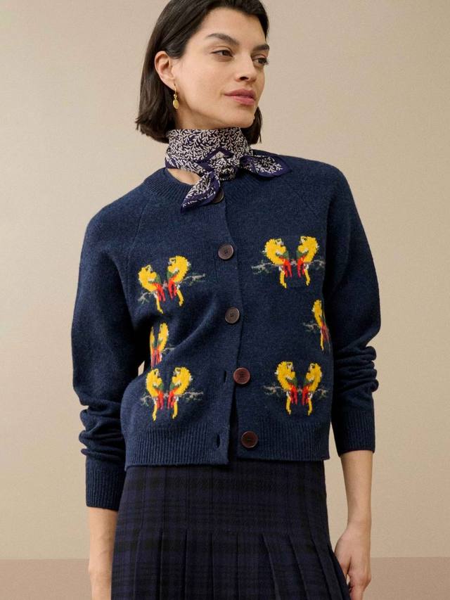 Кардиган с круглым вырезом и принтом "животные" из шерсти Brora
Кардиган с круглым вырезом и принтом "животные" из шерсти Brora