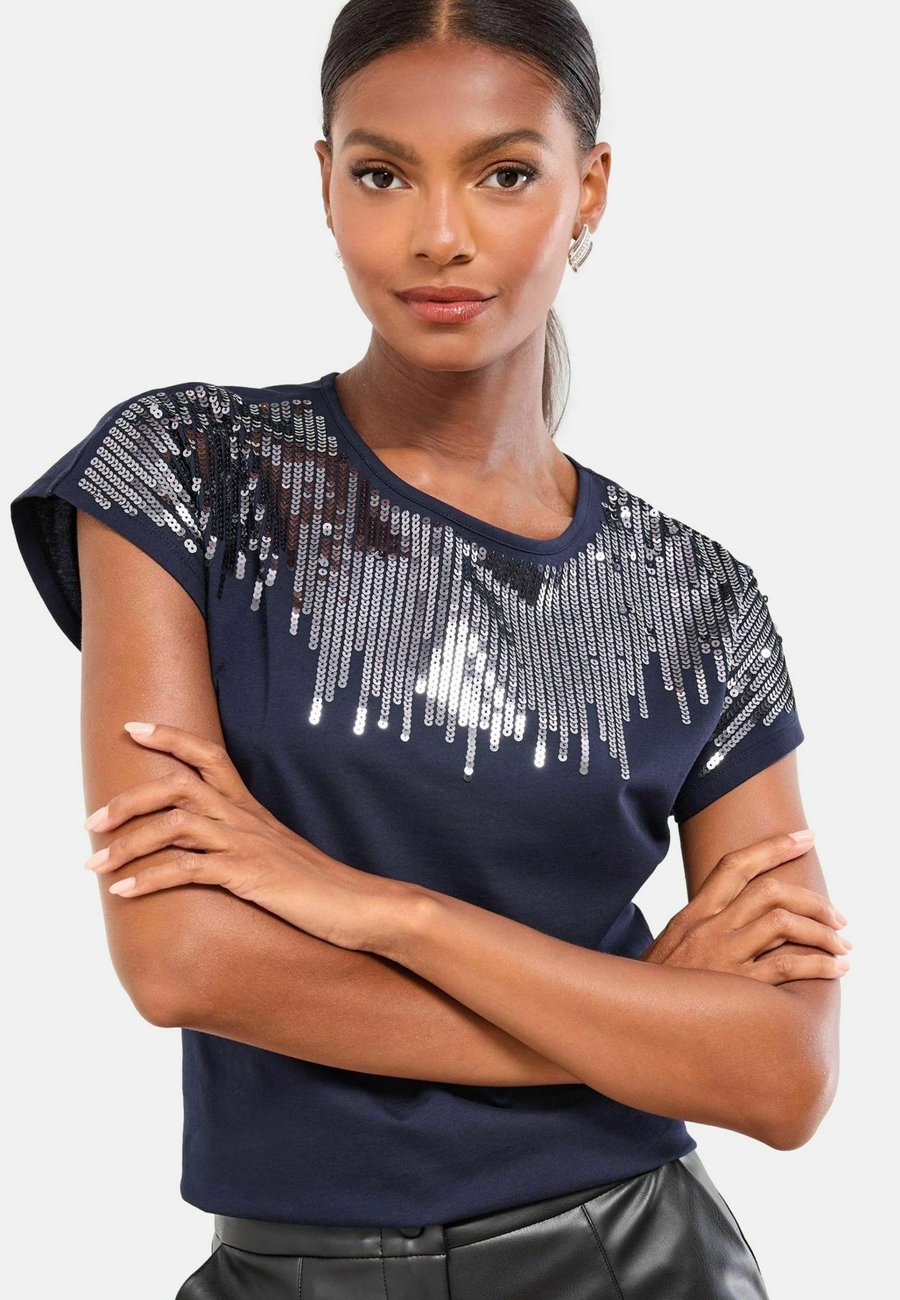 Футболка Lipsy REGULAR FIT EMBELLISHED SEQUIN , Navy Sequin/Mottled Blue, Синий, Футболка Lipsy REGULAR FIT EMBELLISHED SEQUIN , Navy Sequin/Mottled Blue
Футболка Lipsy REGULAR FIT EMBELLISHED SEQUIN , Navy Sequin/Mottled Blue, Синий, Футболка Lipsy REGULAR FIT EMBELLISHED SEQUIN , Navy Sequin/Mottled Blue