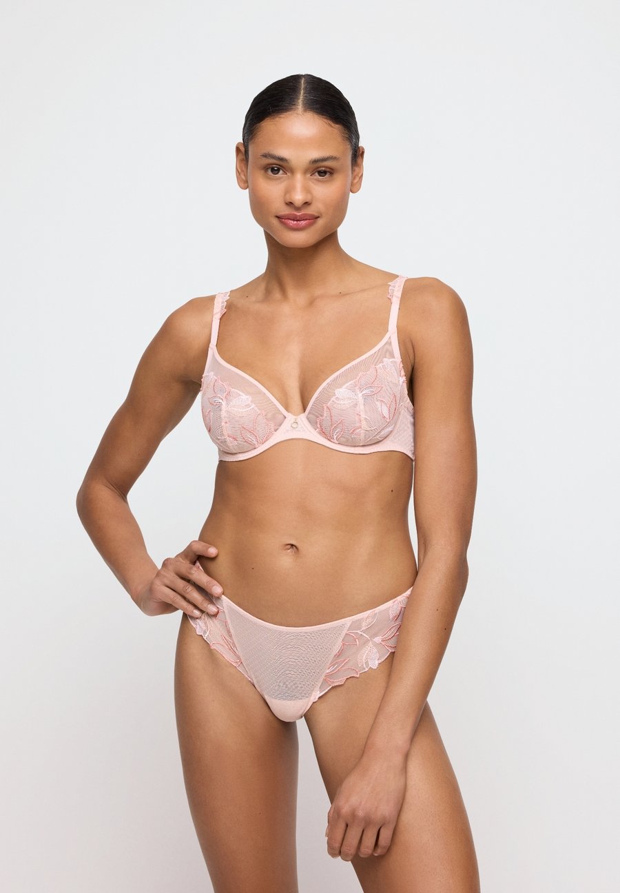 Бюстгальтер Marie Jo LOISH PLUNGE, Pearly Pink/Light Pink
Бюстгальтер Marie Jo LOISH PLUNGE, Pearly Pink/Light Pink