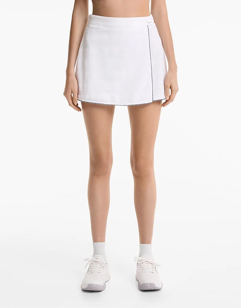 Юбка-шорты OYSHO из 100% хлопкового жаккарда пике в цвете «слоновая кость»
Юбка-шорты OYSHO из 100% хлопкового жаккарда пике в цвете «слоновая кость»