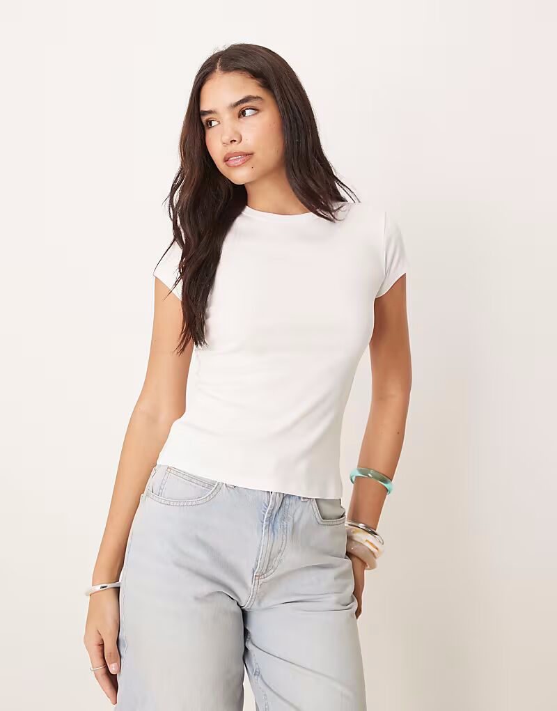 Футболка Abercrombie & Fitch облегающего кроя в рубчик белого цвета
Футболка Abercrombie & Fitch облегающего кроя в рубчик белого цвета