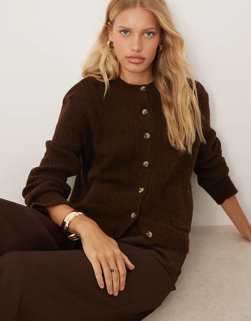 Вязаный кардиган ASOS DESIGN с накладными карманами из шерсти коричневого цвета
Вязаный кардиган ASOS DESIGN с накладными карманами из шерсти коричневого цвета