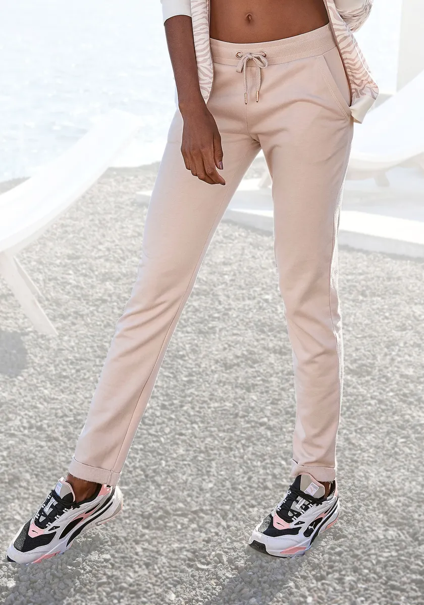 LASCANA брюки для отдыха, с модным отложным краем, костюм для отдыха, цвет Nougat
LASCANA брюки для отдыха, с модным отложным краем, костюм для отдыха, цвет Nougat