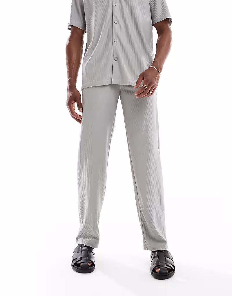 Свободные брюки-плиссе ONLY & SONS серого цвета
Свободные брюки-плиссе ONLY & SONS серого цвета