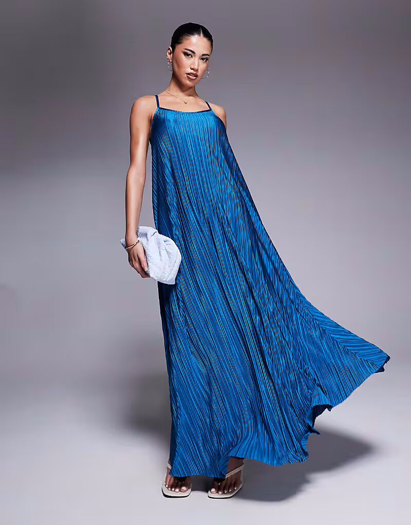 Платье макси River Island плиссе с металлической отделкой синего цвета
Платье макси River Island плиссе с металлической отделкой синего цвета