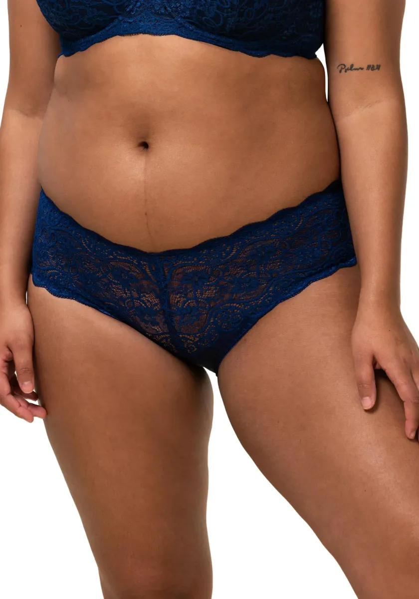 Трусы макси Triumph "Amourette 300 Maxi X" с красивым цветочным кружевом, цвет Deep Water
Трусы макси Triumph "Amourette 300 Maxi X" с красивым цветочным кружевом, цвет Deep Water