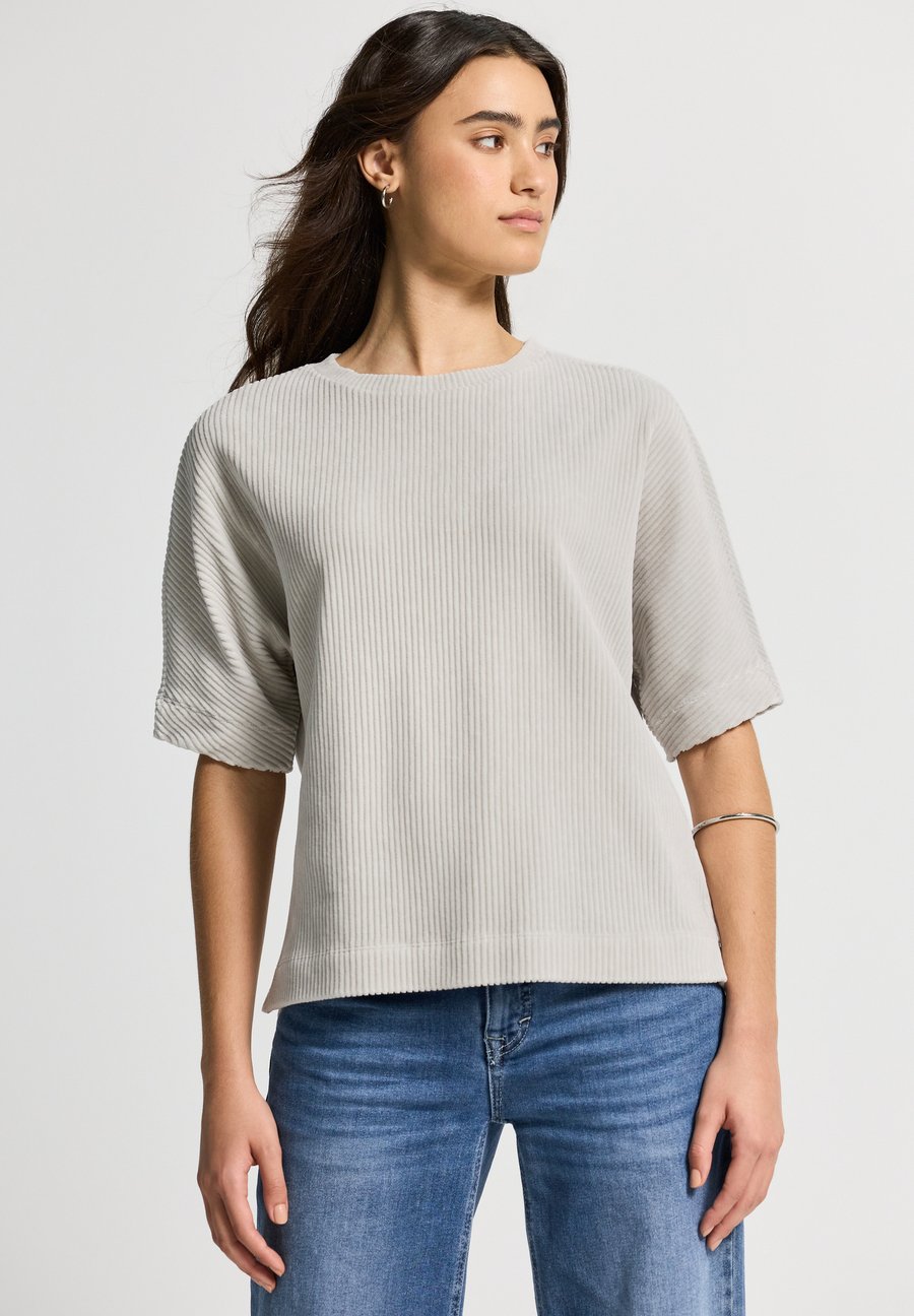 Футболка Street One Studio Basic T-shirt, Grau/Grey, Серый, Футболка Street One Studio Basic T-shirt, Grau/Grey
Футболка Street One Studio Basic T-shirt, Grau/Grey, Серый, Футболка Street One Studio Basic T-shirt, Grau/Grey