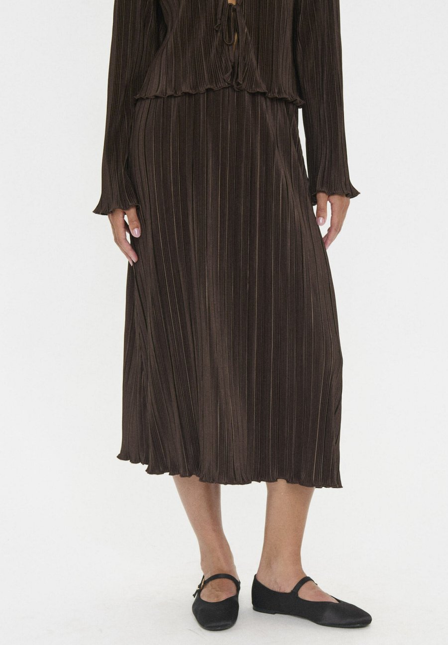 Юбка Saint Tropez ZUNISZ, Dark Oak/Dark Brown
Юбка Saint Tropez ZUNISZ, Dark Oak/Dark Brown