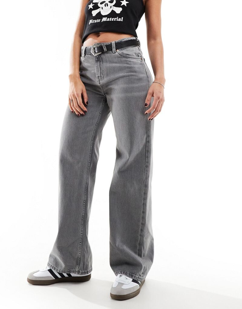 Серые джинсы свободного кроя с низкой посадкой Monki Naoki
Серые джинсы свободного кроя с низкой посадкой Monki Naoki