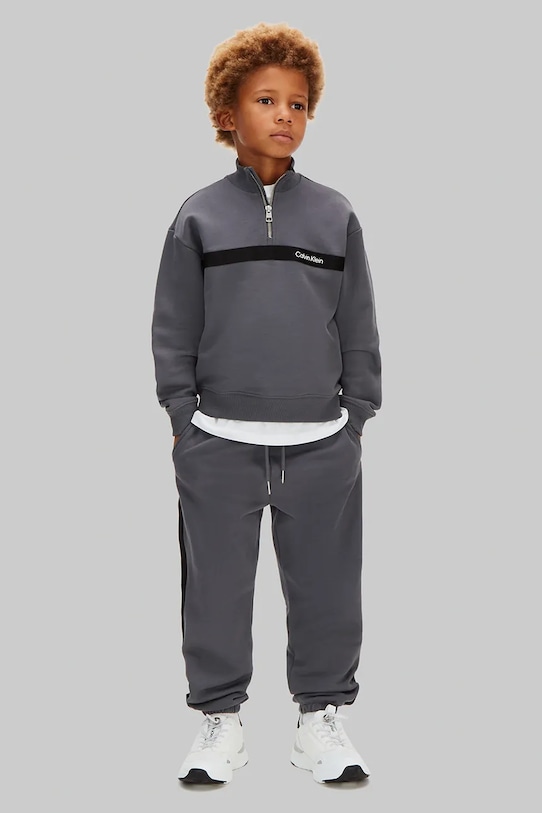 Детский хлопковый спортивный костюм Calvin Klein Jeans, серый
Детский хлопковый спортивный костюм Calvin Klein Jeans, серый