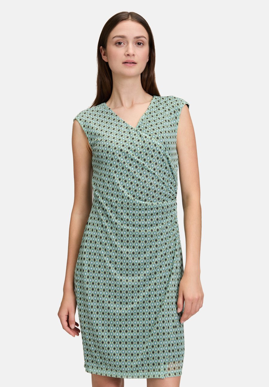 Платье Cartoon CASUAL-OHNE ARM, Green Blue/Green
Платье Cartoon CASUAL-OHNE ARM, Green Blue/Green