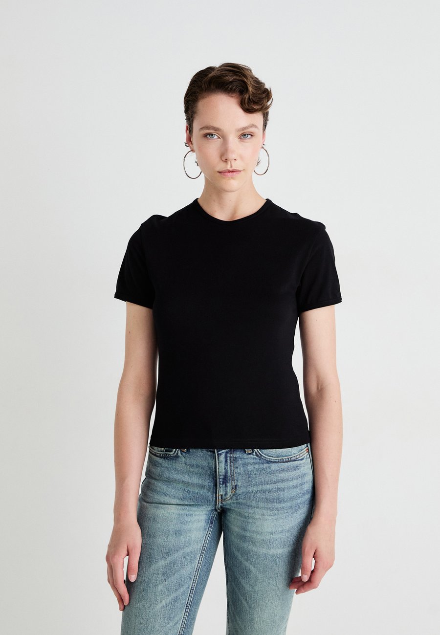 Футболка Weekday REGULAR, Black, Черный, Футболка Weekday REGULAR, Black
Футболка Weekday REGULAR, Black, Черный, Футболка Weekday REGULAR, Black