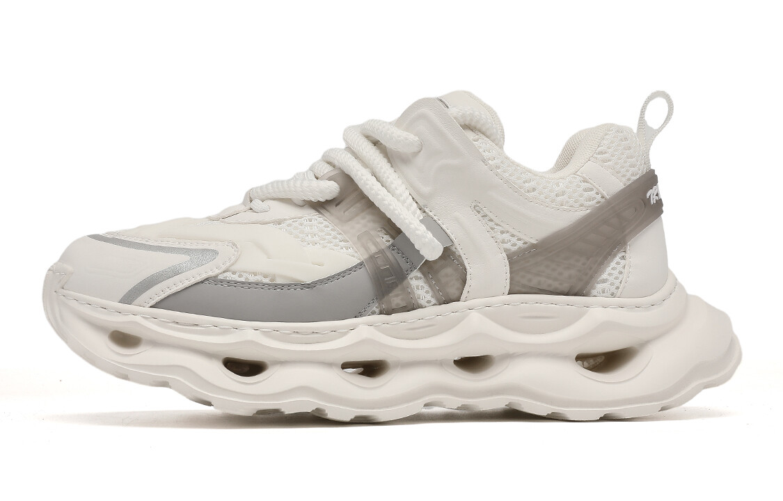 Кроссовки мужские массивные низкие белый Trumppipe 
Кроссовки мужские массивные низкие белый Trumppipe