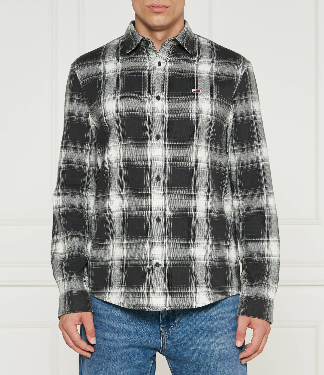 Рубашка Tommy Jeans Loose fit, цвет grafite
Рубашка Tommy Jeans Loose fit, цвет grafite