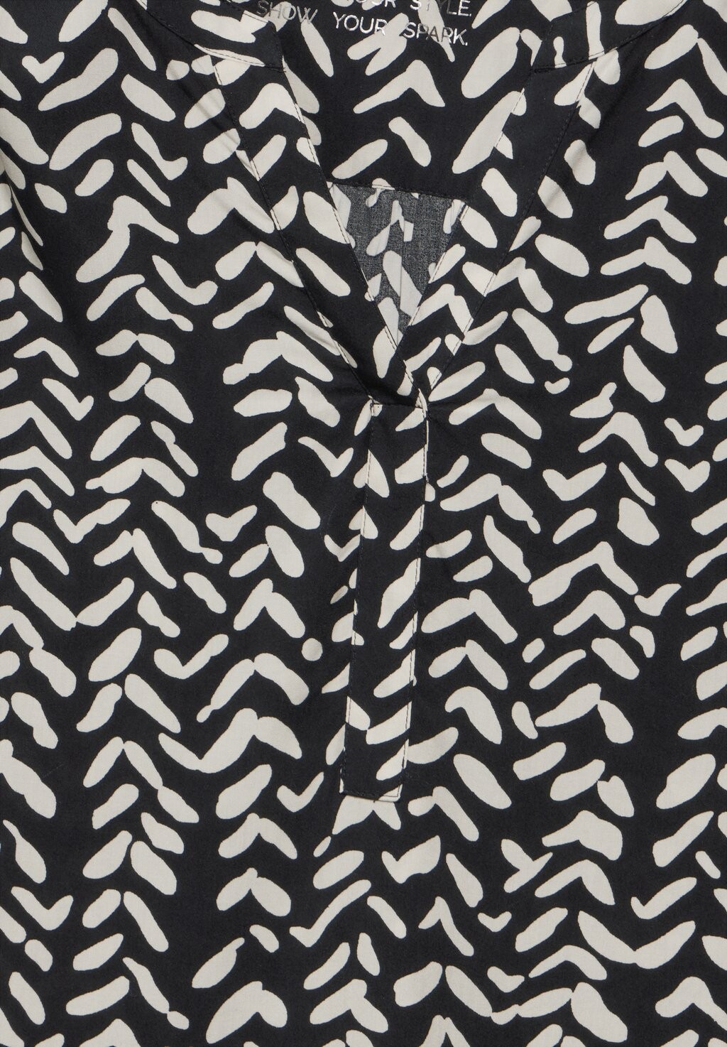 Блуза LANGE Street One, черный
Блуза LANGE Street One, черный