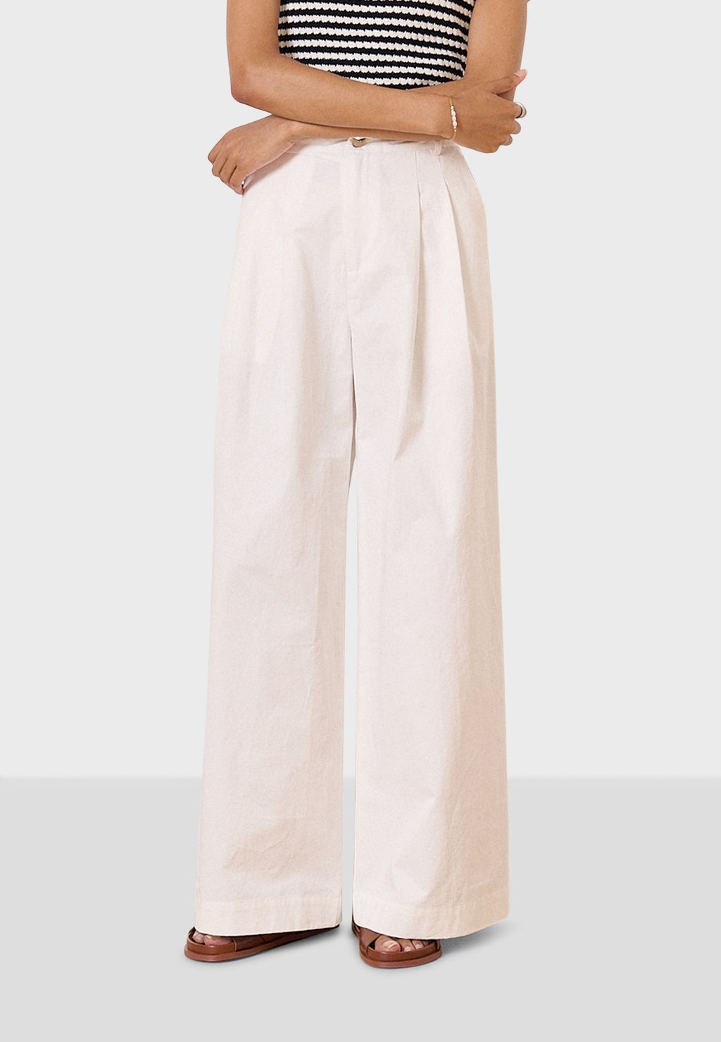 Расклешенные джинсы Garance Paris, слоновая кость
Расклешенные джинсы Garance Paris, слоновая кость