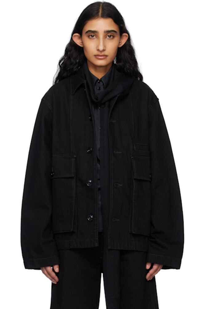 Черная джинсовая куртка свободного кроя LEMAIRE
Черная джинсовая куртка свободного кроя LEMAIRE