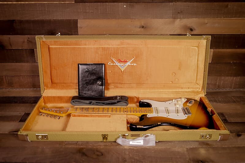 Электрогитара Fender Custom Shop LTD '57 Stratocaster, Relic, Wide Fade 2-Color Sunburst
Электрогитара Fender Custom Shop LTD '57 Stratocaster, Relic, Wide Fade 2-Color Sunburst