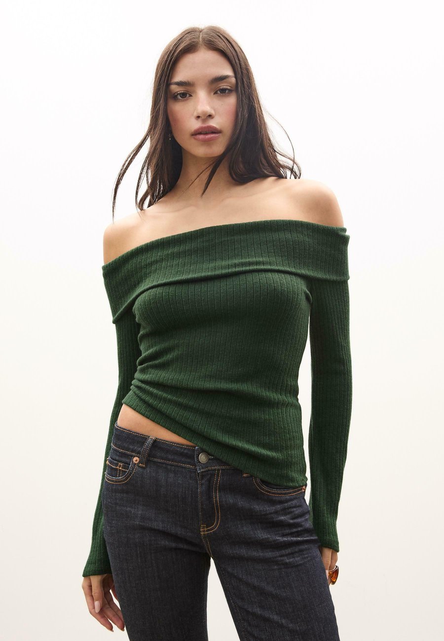 Джемпер Stradivarius OFF-THE-SHOULDER TOP, Dark Green
Джемпер Stradivarius OFF-THE-SHOULDER TOP, Dark Green