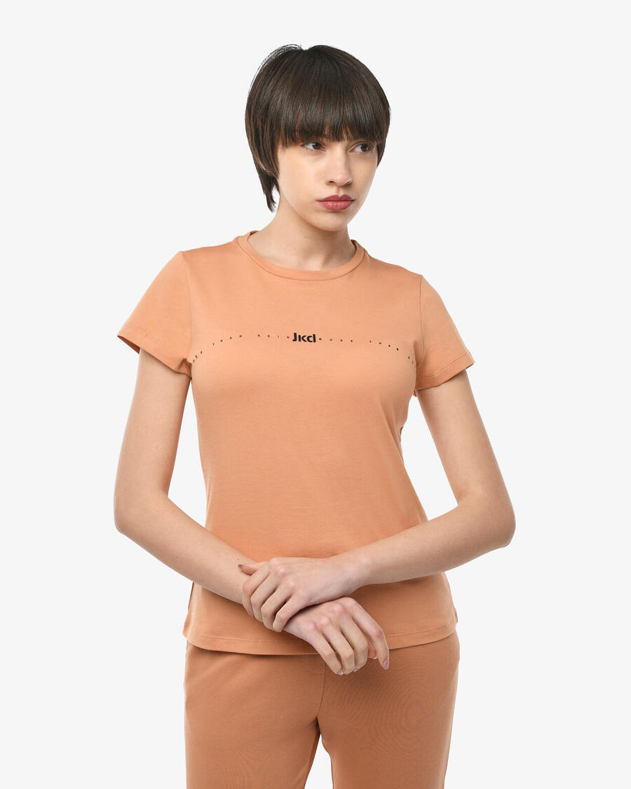 JAKED Женская синтетическая фитнес-футболка карамельного цвета
JAKED Женская синтетическая фитнес-футболка карамельного цвета